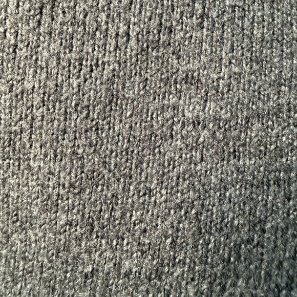 Old Navy Women's Charcoal Crew Neck Sweater - Picture 6 of 6